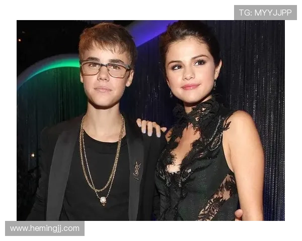 足球明星与前女友的情感纠葛揭秘：爱恨交织的背后故事