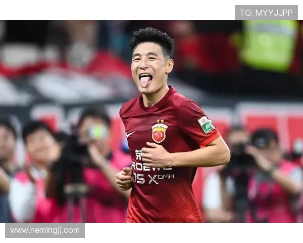 最火足球明星精彩瞬间集锦盘点足坛传奇球员的巅峰表现与感人故事