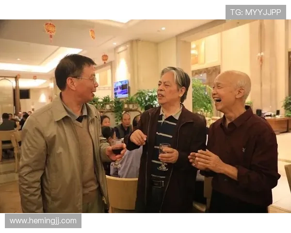 日本足球明星欢聚一堂精彩瞬间分享与回忆的聚会盛况